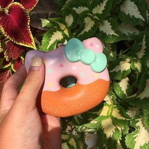 Hello kitty donuts squishy